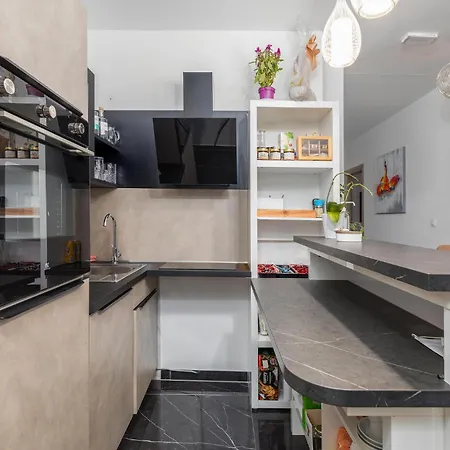 Stunning In With Wifi - Cir773 Apartment Pula