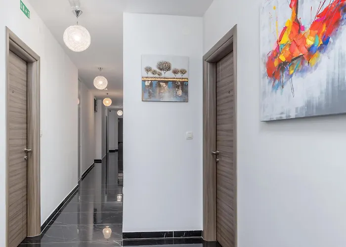 Апартаменты Stunning In With Wifi - Cir773 *