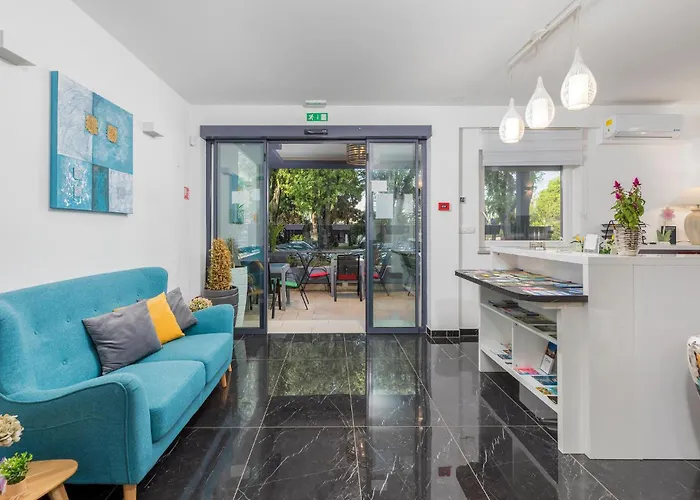 Апартаменты Stunning In With Wifi - Cir773